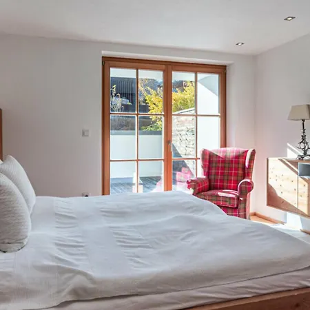Sunrise Chalet, Hot Tub, Oasis View *
